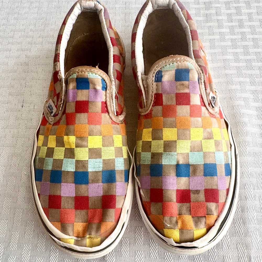 Vans Classic Slip-On Rainbow Checkerboard Sneakers Youth 3‎ Unisex